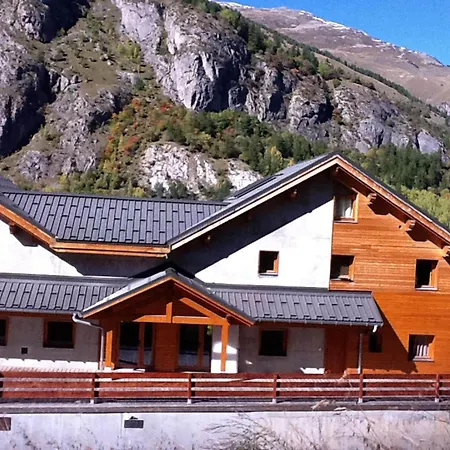 Apartment Duplex 5 Pieces, 10 Pers, Balcon, Pres Telecabine, Animaux Admis, Parking Dispo, - Fr-1-263-210 Valloire
